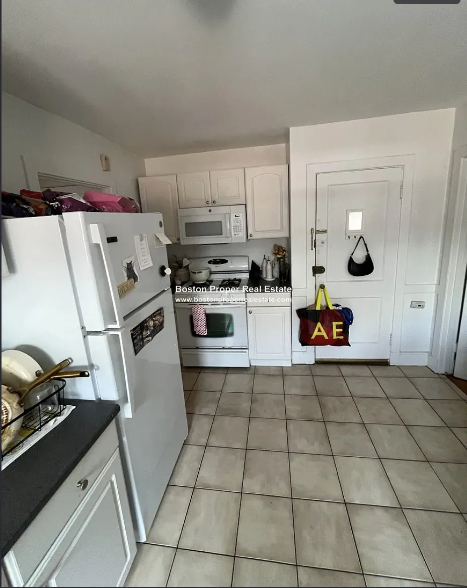 1 bed, 1 bath apartment for rent at 6 Beechcroft St Unit 4, Brighton — photo 7 of 11