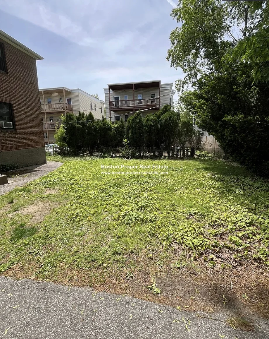 1 bed, 1 bath apartment for rent at 6 Beechcroft St Unit 4, Brighton — photo 9 of 11