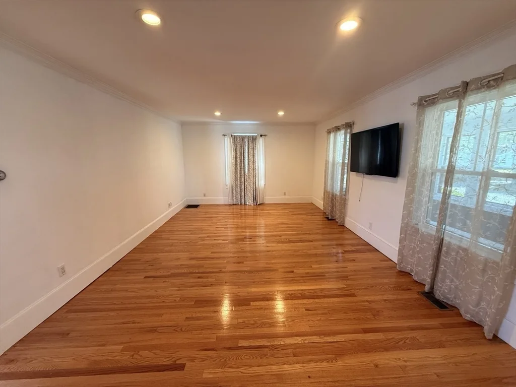 4 bed, 2 bath apartment for rent at 6 Bella Vista Ave, Mansfield — photo 6 of 25