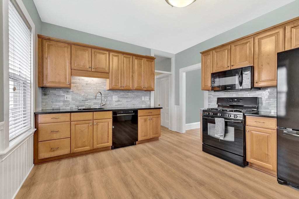3 bed, 1 bath apartment for rent at 6 Bellflower St Unit 2, Dorchester — photo 2 of 18