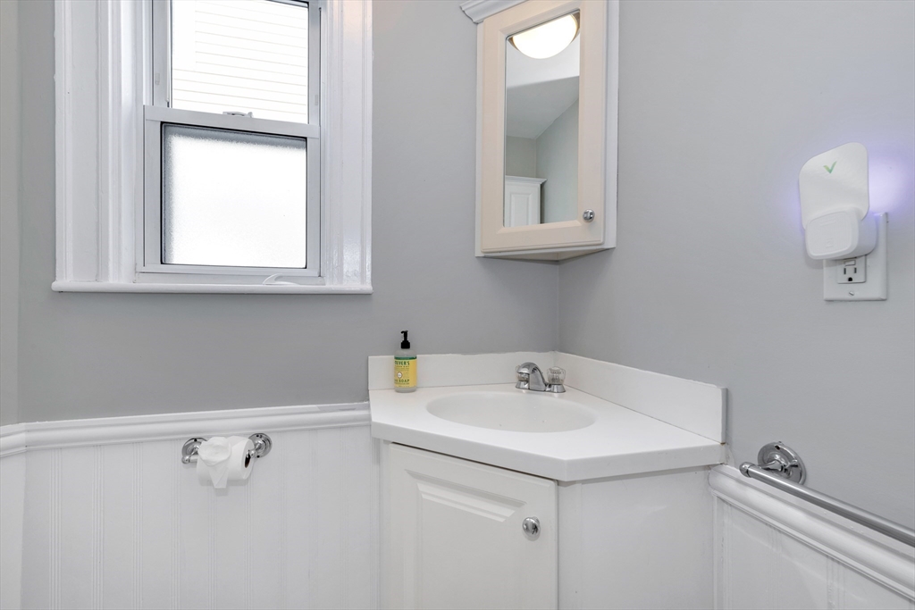 3 bed, 1 bath apartment for rent at 6 Bellflower St Unit 2, Dorchester — photo 7 of 18