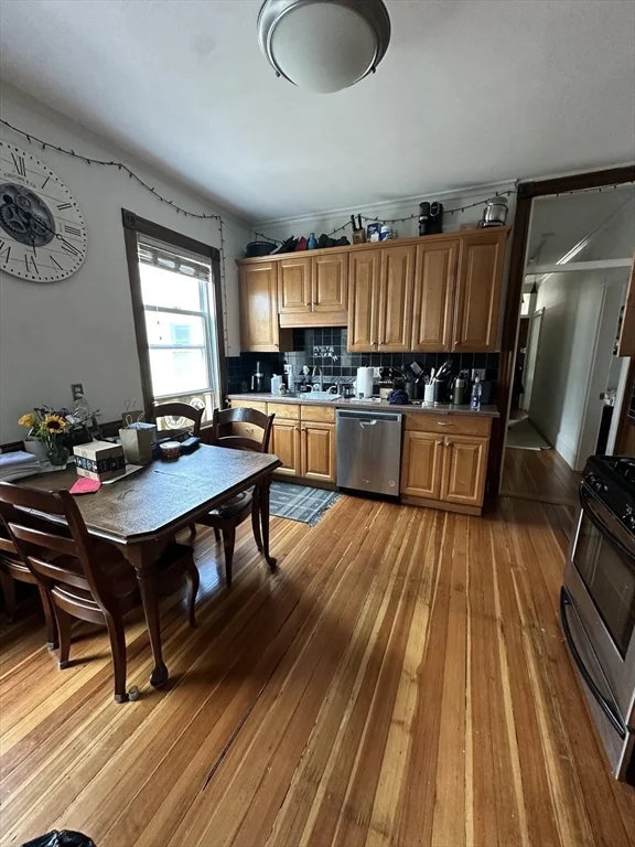 3 bed, 1 bath apartment for rent at 6 Bellflower St Unit 3, Dorchester — photo 5 of 8