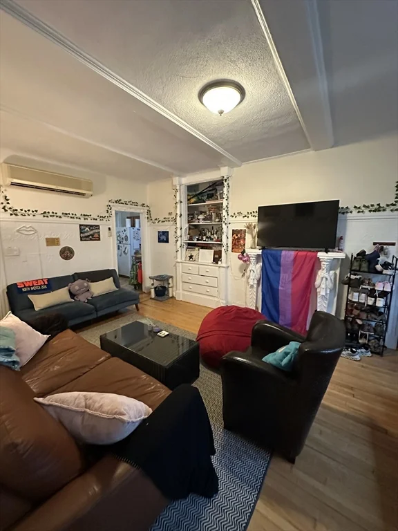 2 bed, 1 bath apartment for rent at 6 Bellvista Unit 2, Brighton — photo 2 of 11