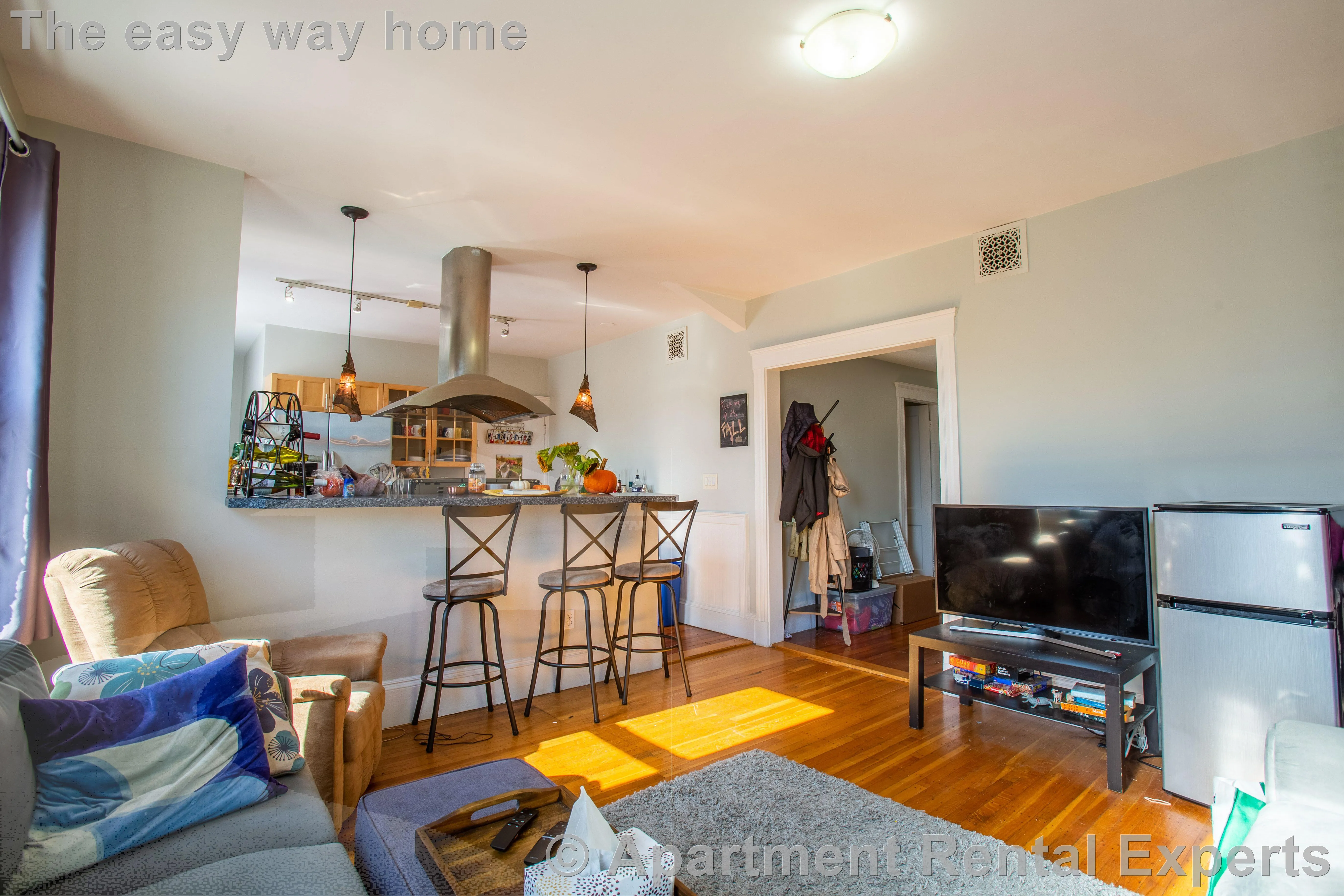 4 bed, 1 bath apartment for rent at 6 Belmont St Unit 2, Spring Hill — photo 4 of 8