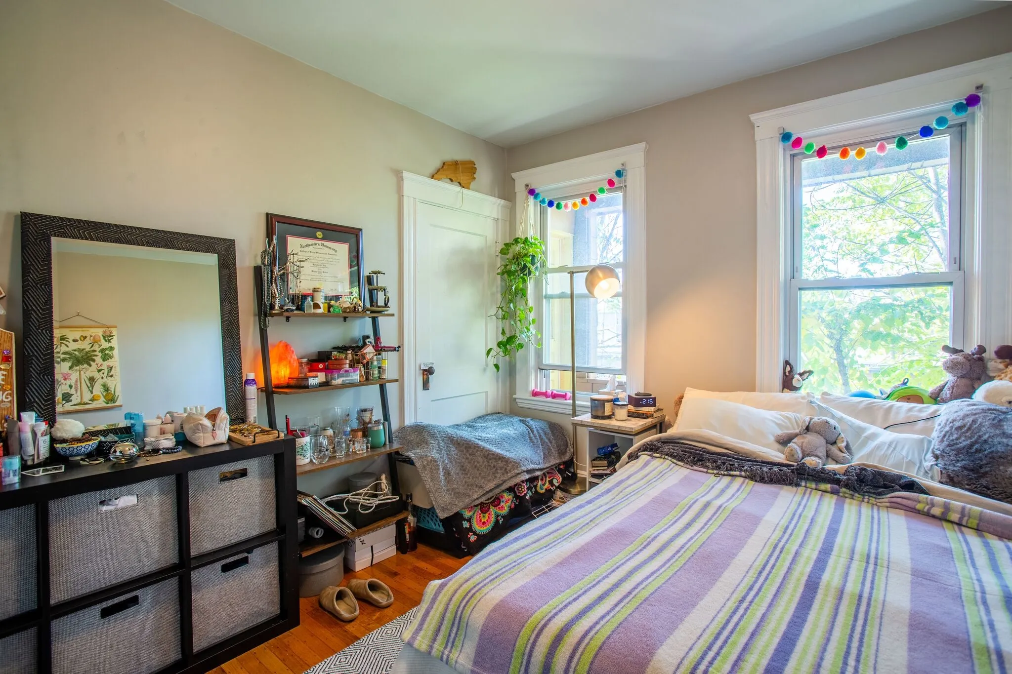 4 bed, 1 bath apartment for rent at 6 Belmont St Unit 2A, Spring Hill — photo 3 of 8