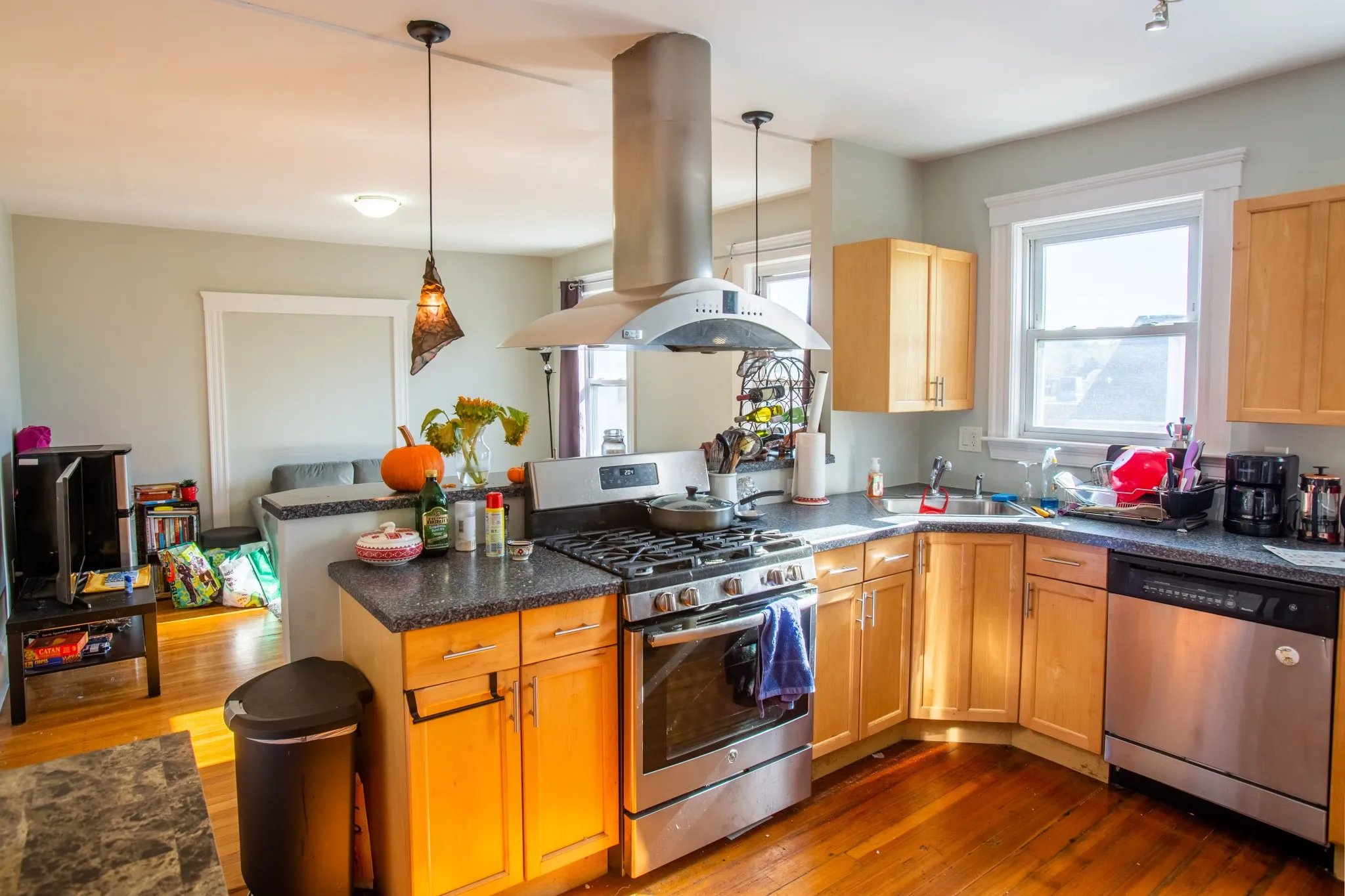 4 bed, 1 bath apartment for rent at 6 Belmont St Unit 2A, Spring Hill