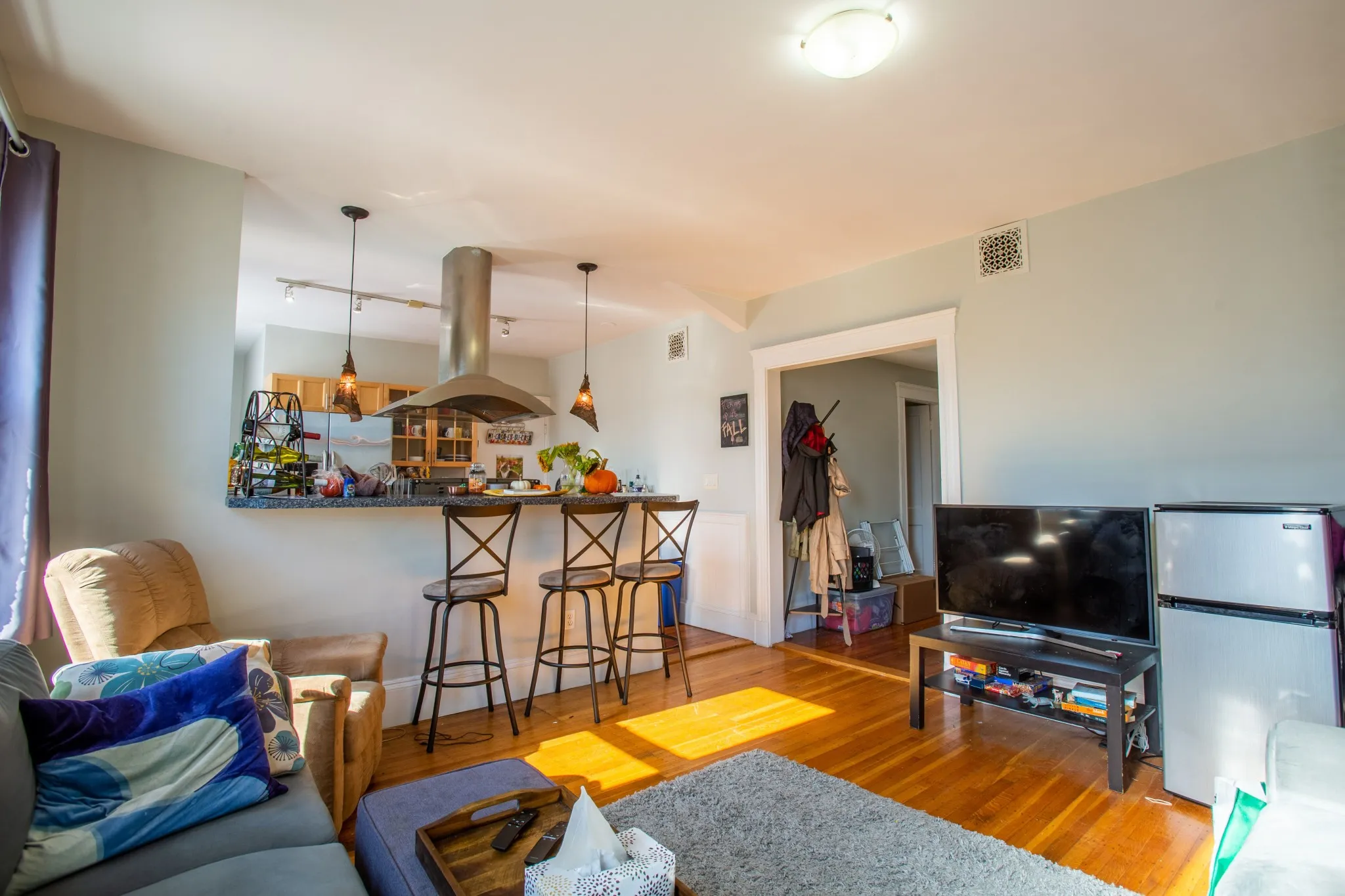 4 bed, 1 bath apartment for rent at 6 Belmont St Unit 2A, Spring Hill — photo 4 of 8