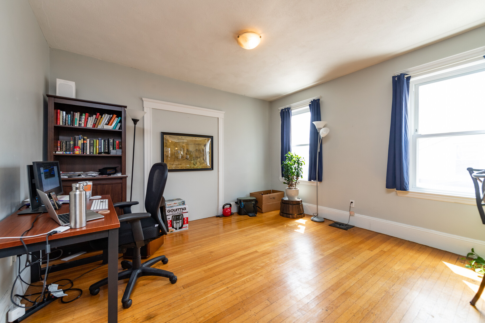 6 bed, 2 bath apartment for rent at 6 Belmont St Unit 6, Spring Hill — photo 2 of 12