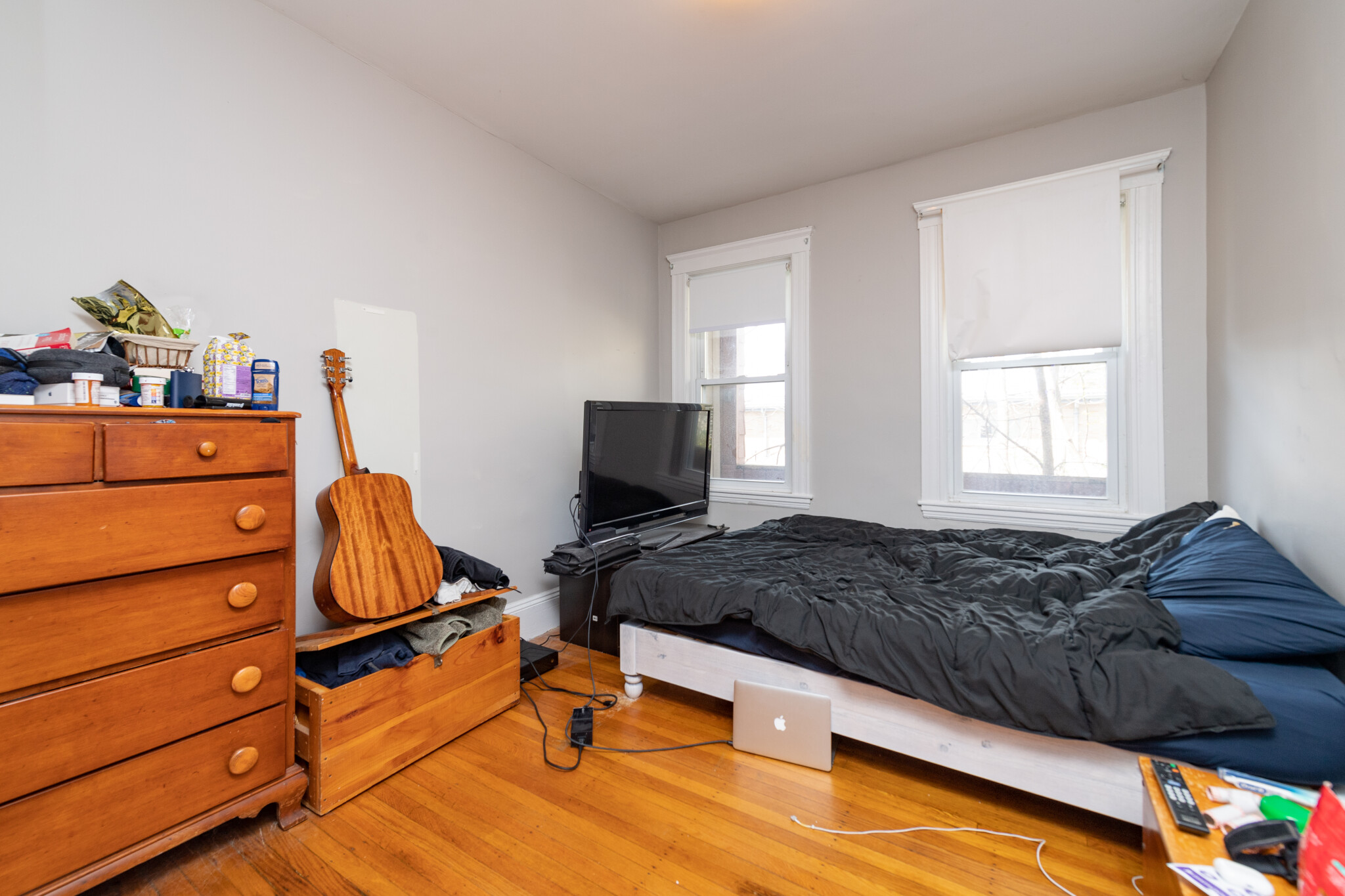 6 bed, 2 bath apartment for rent at 6 Belmont St Unit 6, Spring Hill — photo 4 of 12