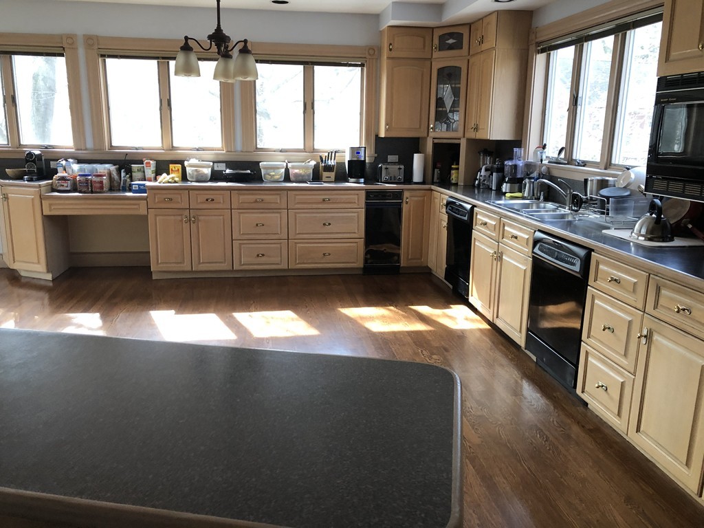 4 bed, 2 bath apartment for rent at 6 Blake Rd Unit 2, Brookline Hills — photo 7 of 15