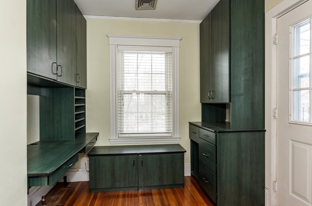 4 bed, 2 bath apartment for rent at 6 Blake Rd Unit 2, Brookline Hills — photo 9 of 15