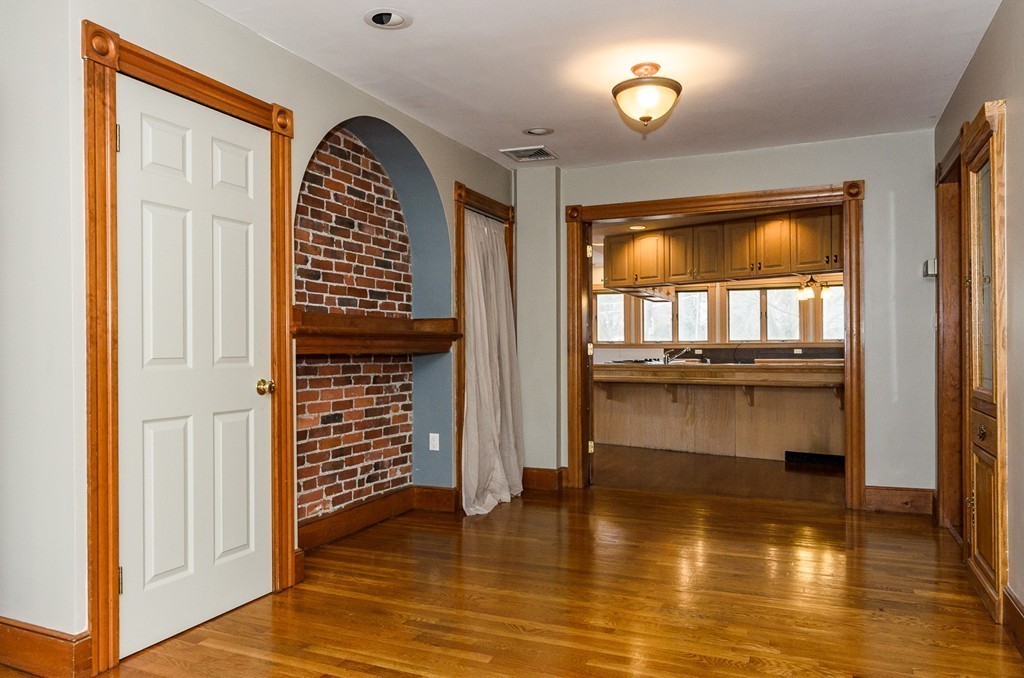 4 bed, 2 bath apartment for rent at 6 Blake Rd Unit 2, Brookline Hills — photo 8 of 15