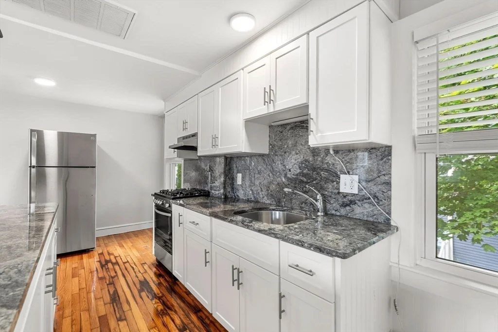 1 bed, 1 bath apartment for rent at 6 Blaney St Unit 2, Swampscott — photo 13 of 28