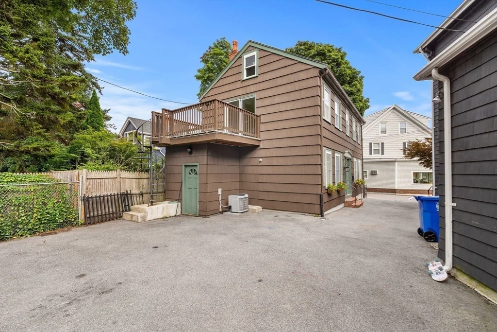 1 bed, 1 bath apartment for rent at 6 Blaney St Unit 2, Swampscott — photo 25 of 28