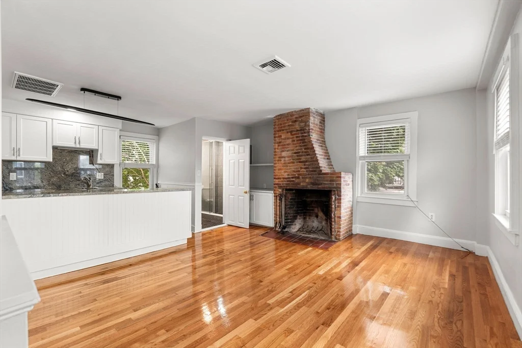 1 bed, 1 bath apartment for rent at 6 Blaney St Unit 2, Swampscott — photo 6 of 28