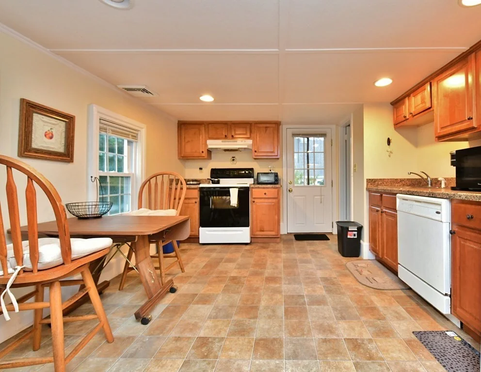 2 bed, 1 bath apartment for rent at 6 Bournedale Rd Unit 6B 2nd FL, Bournedale — photo 5 of 38