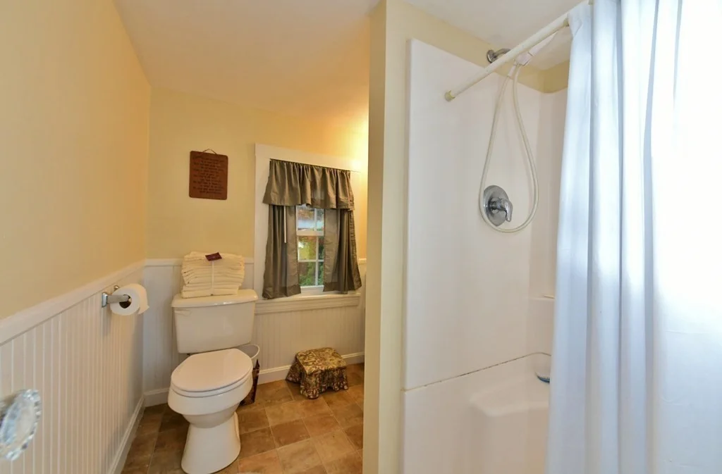 2 bed, 1 bath apartment for rent at 6 Bournedale Rd Unit 6B 2nd FL, Bournedale — photo 22 of 38