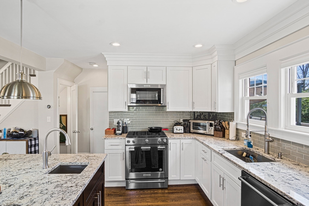 4 bed, 3 bath apartment for rent at 6 Bow, Woburn — photo 9 of 32
