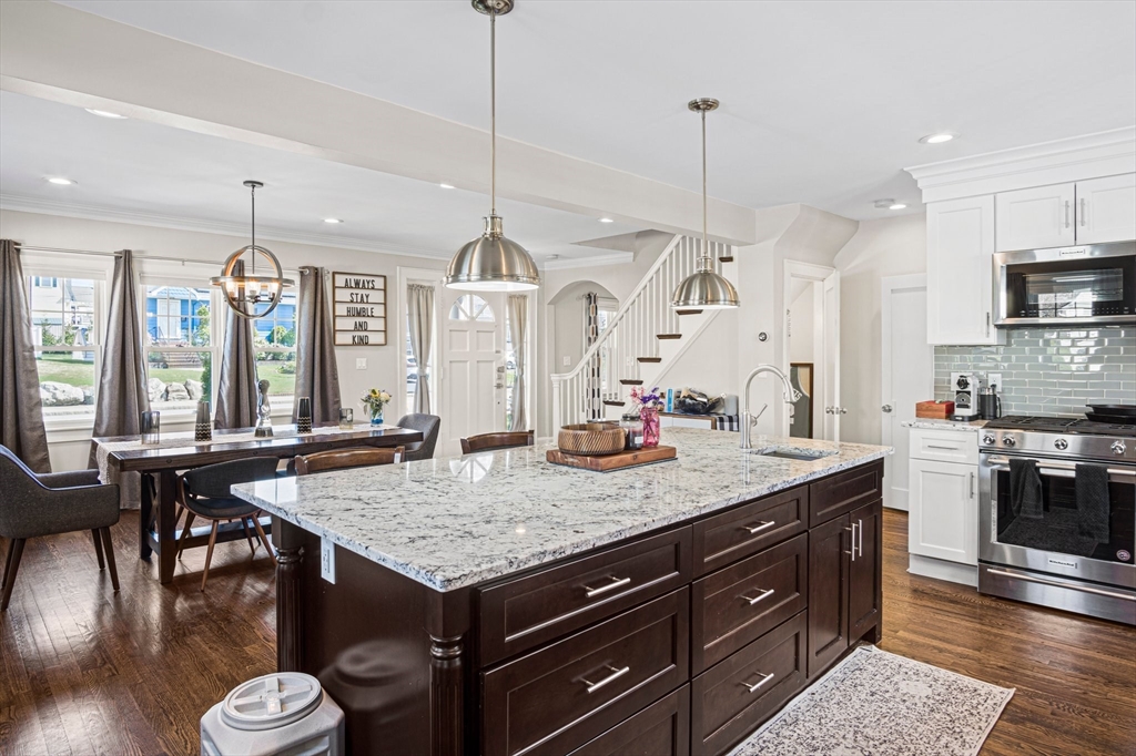 4 bed, 3 bath apartment for rent at 6 Bow, Woburn — photo 2 of 32