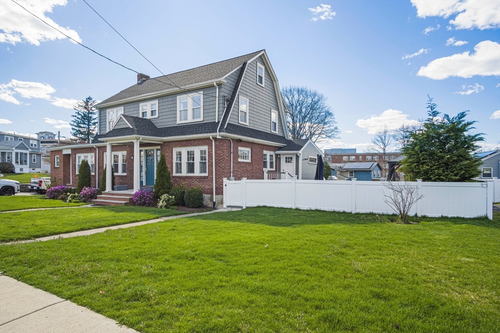 4 bed, 3 bath apartment for rent at 6 Bow, Woburn — photo 3 of 32