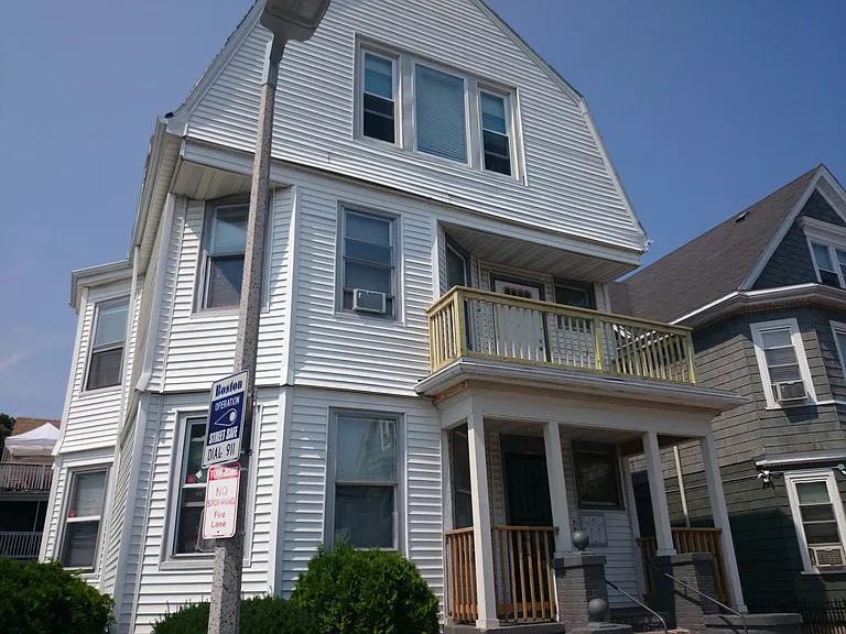 3 bed, 1 bath apartment for rent at 6 Bowdoin Park Unit 2, Dorchester