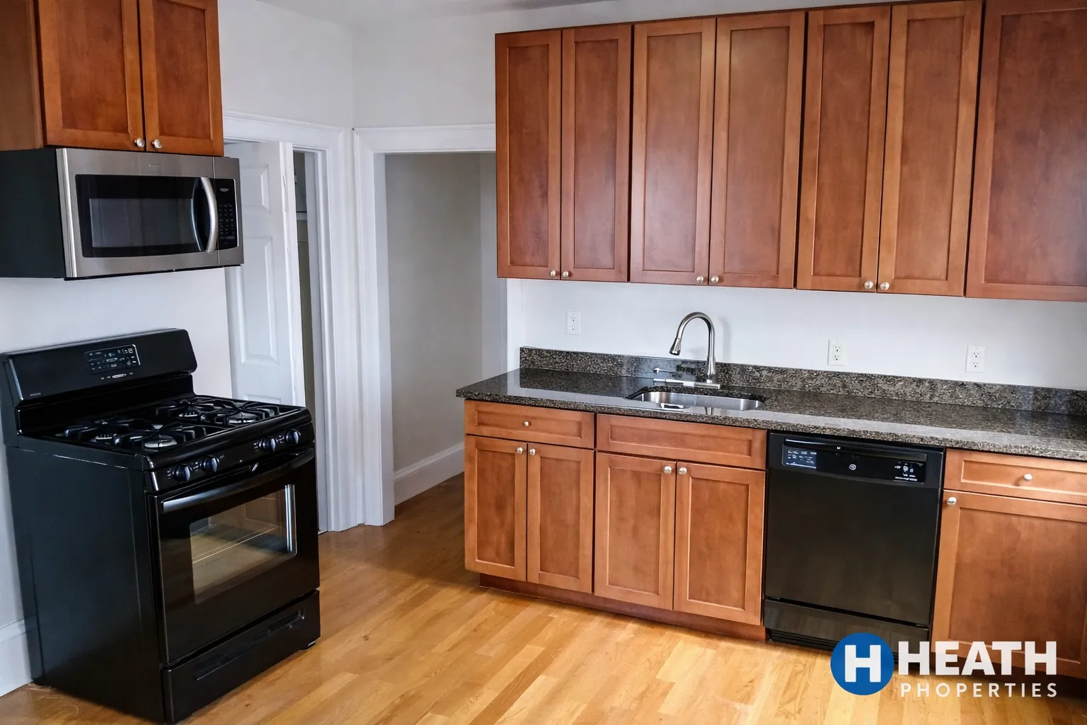 3 bed, 1 bath apartment for rent at 6 Bowdoin Park Unit 2, Dorchester — photo 2 of 8