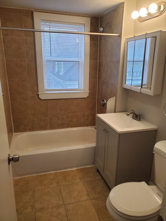 3 bed, 1 bath apartment for rent at 6 Boyd St Unit 3, Dorchester — photo 12 of 14