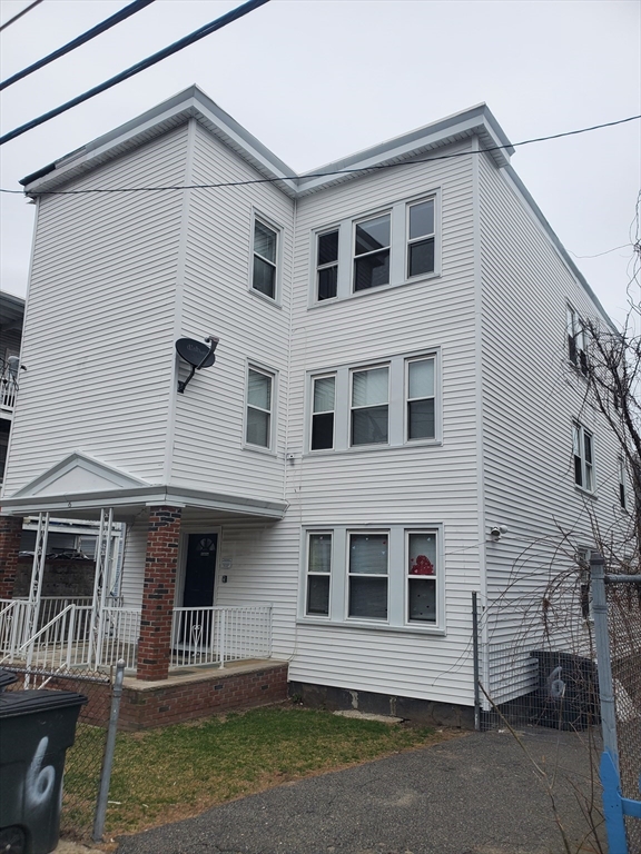 3 bed, 1 bath apartment for rent at 6 Boyd St Unit 3, Dorchester — photo 13 of 14