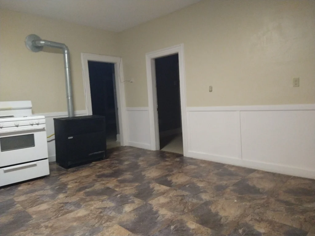 3 bed, 1 bath apartment for rent at 6 Brandon Unit 2, Dudley — photo 1 of 13