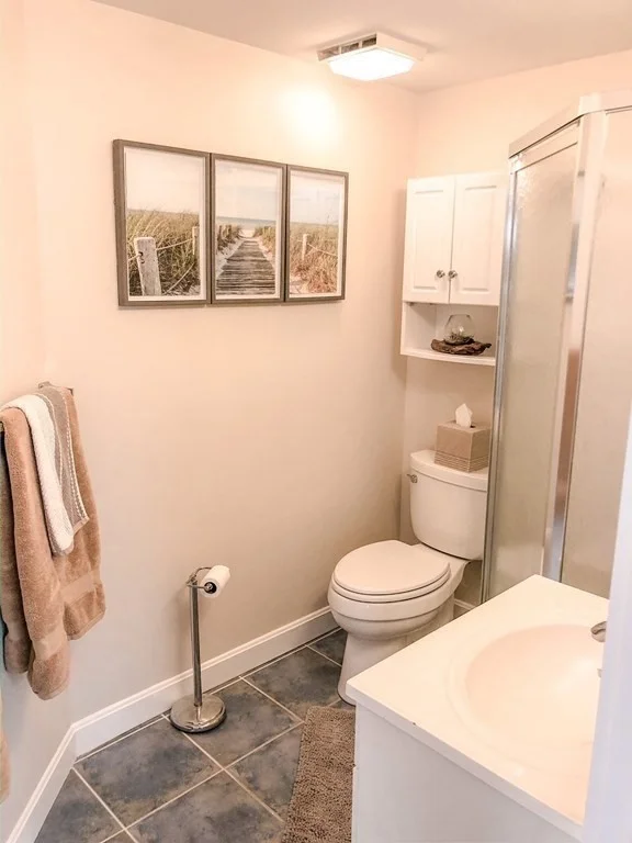 3 bed, 2 bath apartment for rent at 6 Breezy Way, Quincy Center — photo 11 of 17