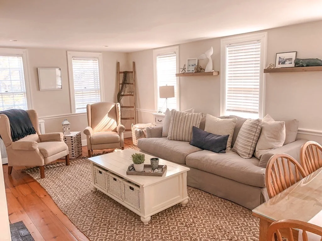 3 bed, 2 bath apartment for rent at 6 Breezy Way, Quincy Center — photo 2 of 17