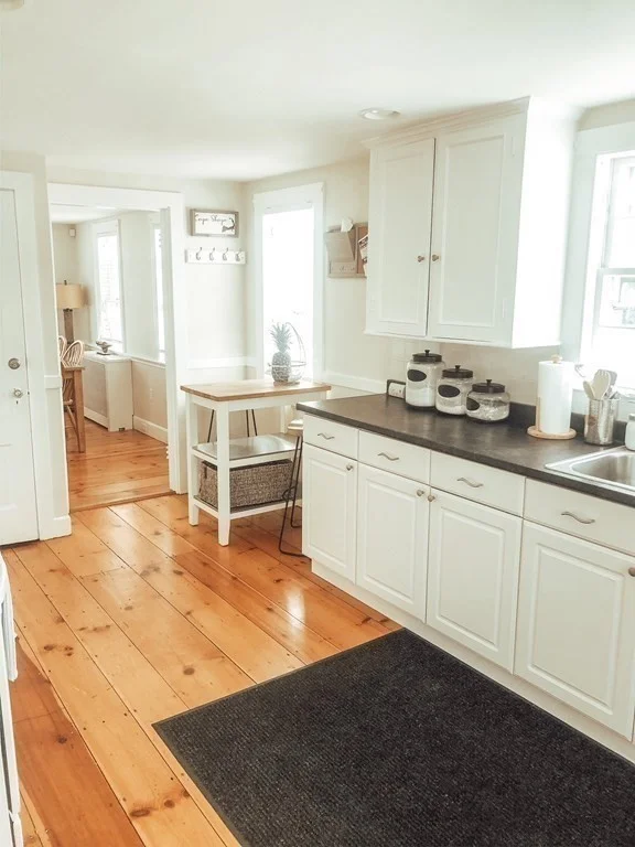 3 bed, 2 bath apartment for rent at 6 Breezy Way, Quincy Center — photo 5 of 17