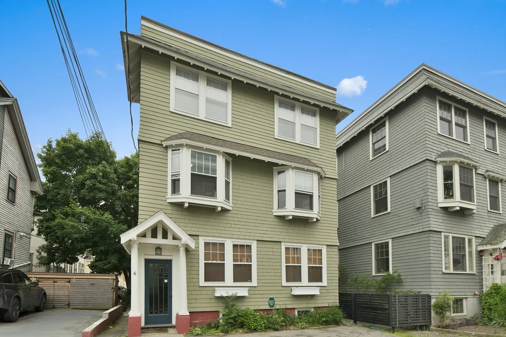 2 bed, 1 bath apartment for rent at 6 Brewer Unit 2, West Cambridge