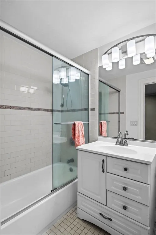 1 bed, 1 bath apartment for rent at 6 Bristol St Unit 1, Wellington-Harrington — photo 18 of 25