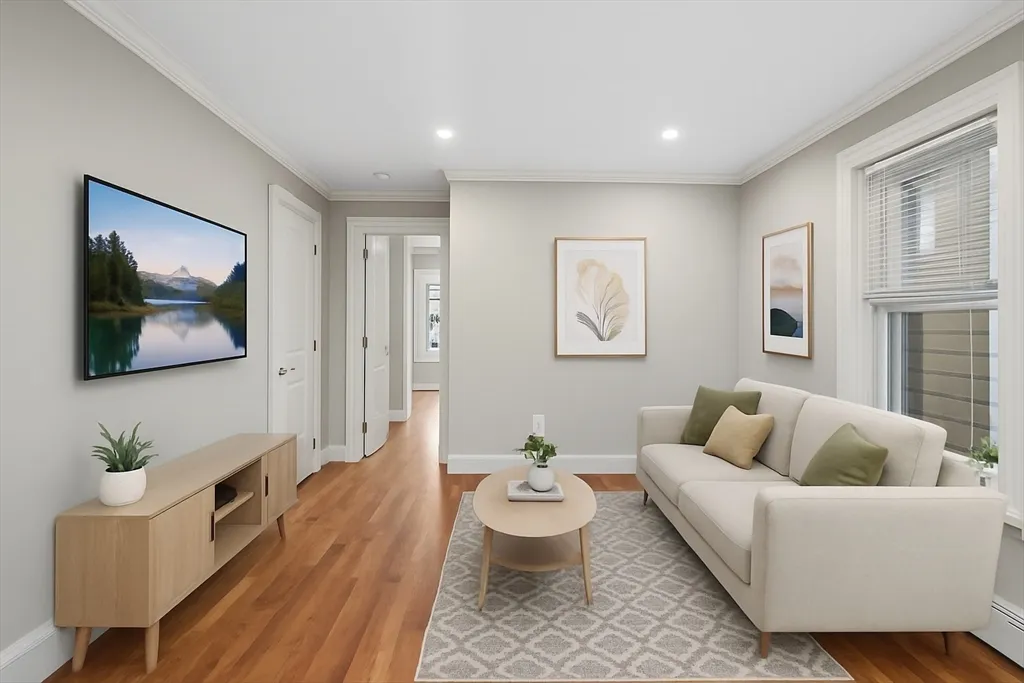 1 bed, 1 bath apartment for rent at 6 Bristol St Unit 1, Wellington-Harrington — photo 5 of 25