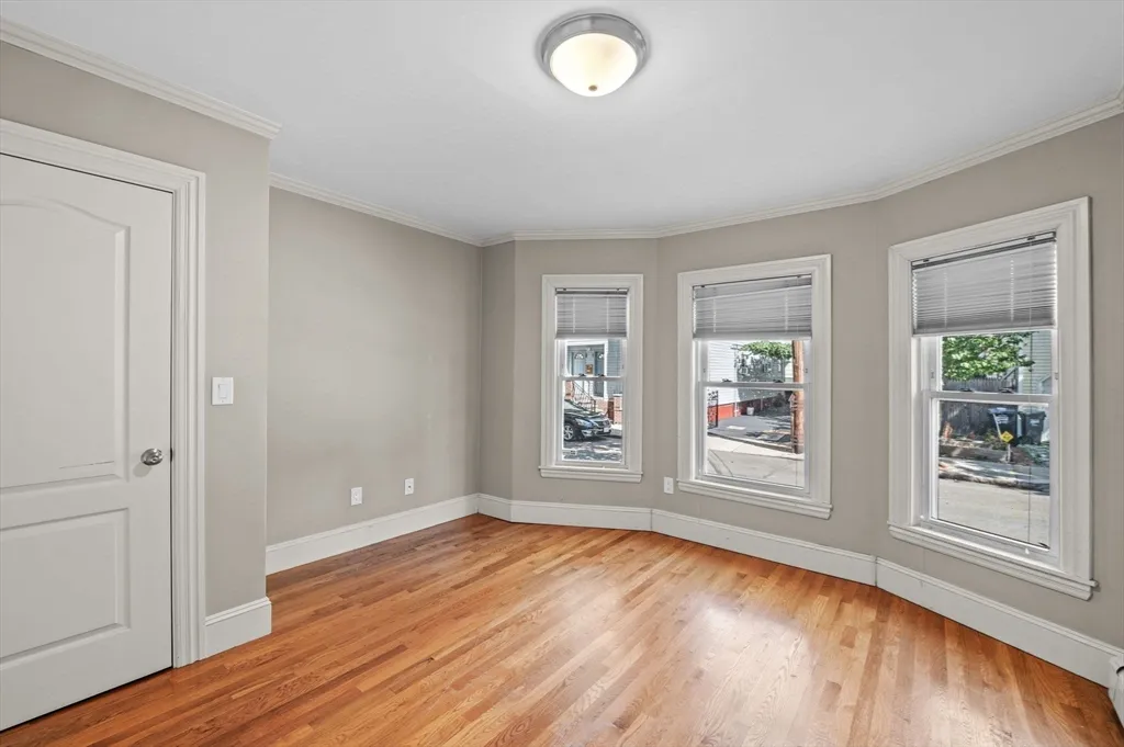 1 bed, 1 bath apartment for rent at 6 Bristol St Unit 1, Wellington-Harrington — photo 15 of 25