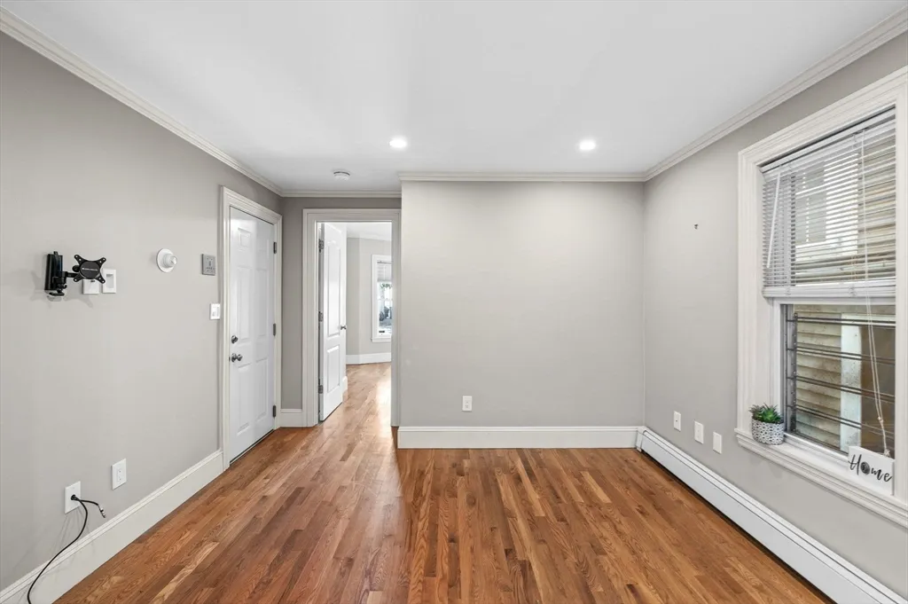 1 bed, 1 bath apartment for rent at 6 Bristol St Unit 1, Wellington-Harrington — photo 7 of 25