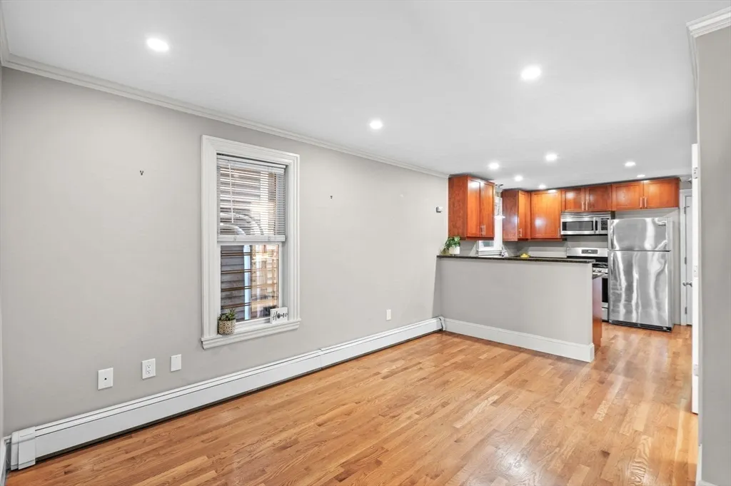 1 bed, 1 bath apartment for rent at 6 Bristol St Unit 1, Wellington-Harrington — photo 9 of 25