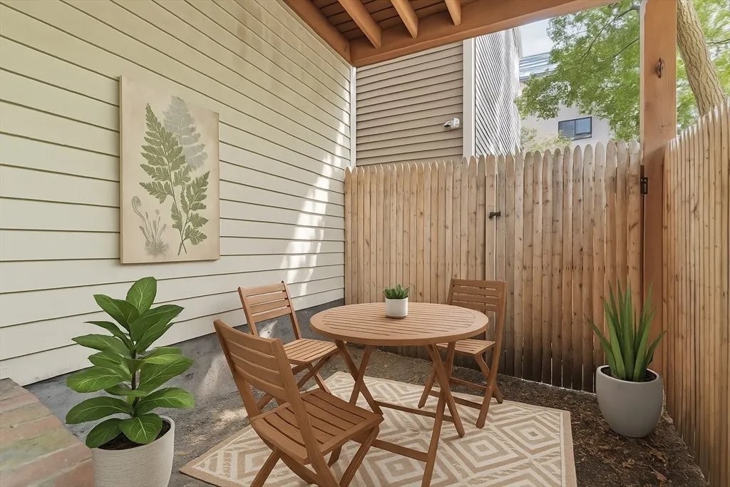 1 bed, 1 bath apartment for rent at 6 Bristol St Unit 1, Wellington-Harrington — photo 21 of 25