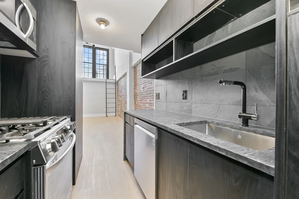 2 bed, 2 bath apartment for rent at 6 Brooks St Unit 1, East Boston — photo 13 of 16