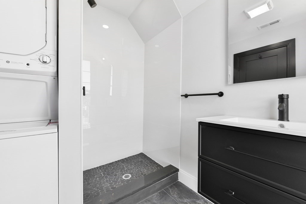 1 bed, 1.5 bath apartment for rent at 6 Brooks St Unit 2, East Boston — photo 6 of 6