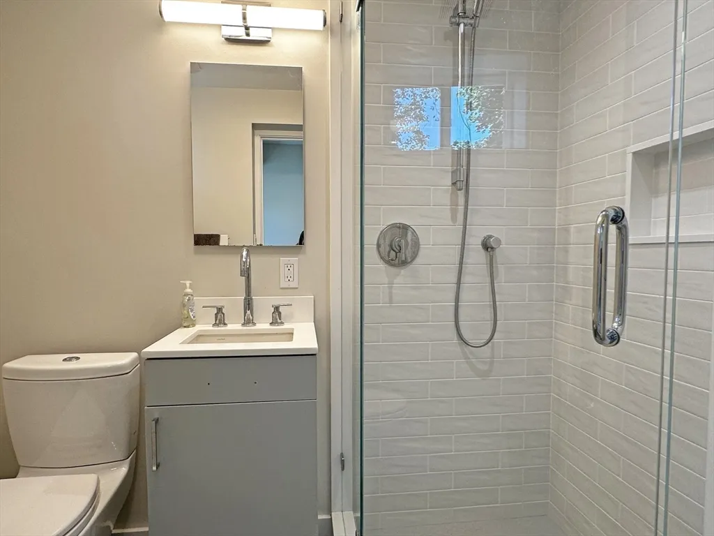 4 bed, 3 bath apartment for rent at 6 Brownson Ter, Jamaica Plain — photo 32 of 38