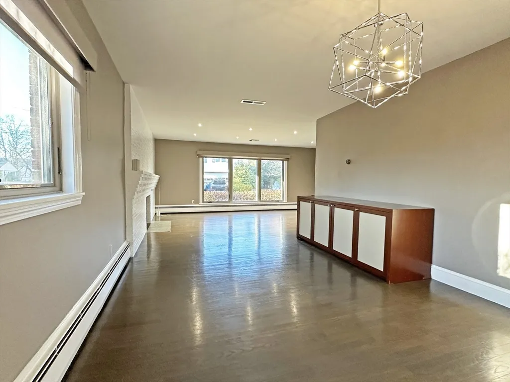 4 bed, 3 bath apartment for rent at 6 Brownson Ter, Jamaica Plain — photo 11 of 38