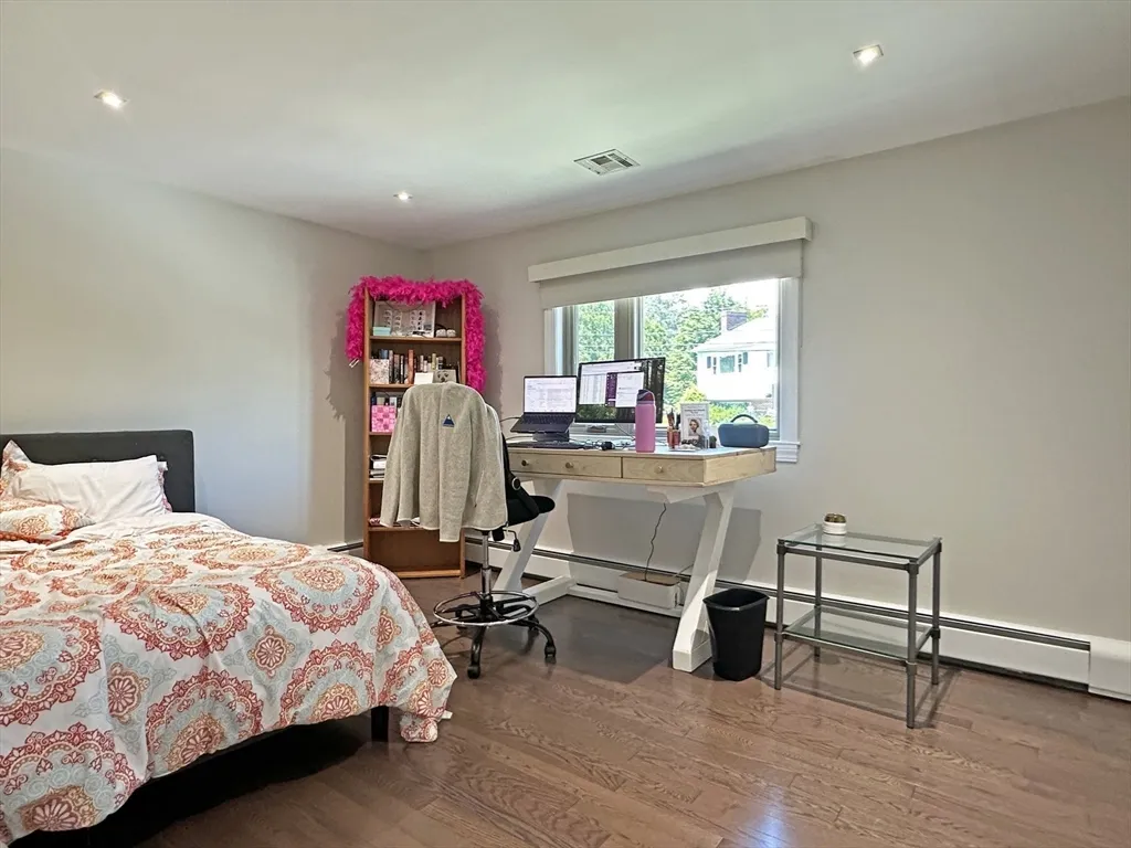 4 bed, 3 bath apartment for rent at 6 Brownson Ter, Jamaica Plain — photo 22 of 38