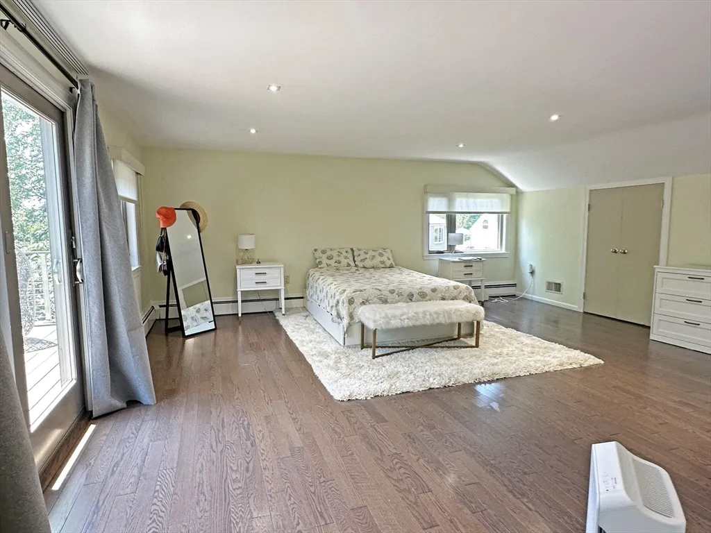 4 bed, 3 bath apartment for rent at 6 Brownson Ter, Jamaica Plain — photo 24 of 38