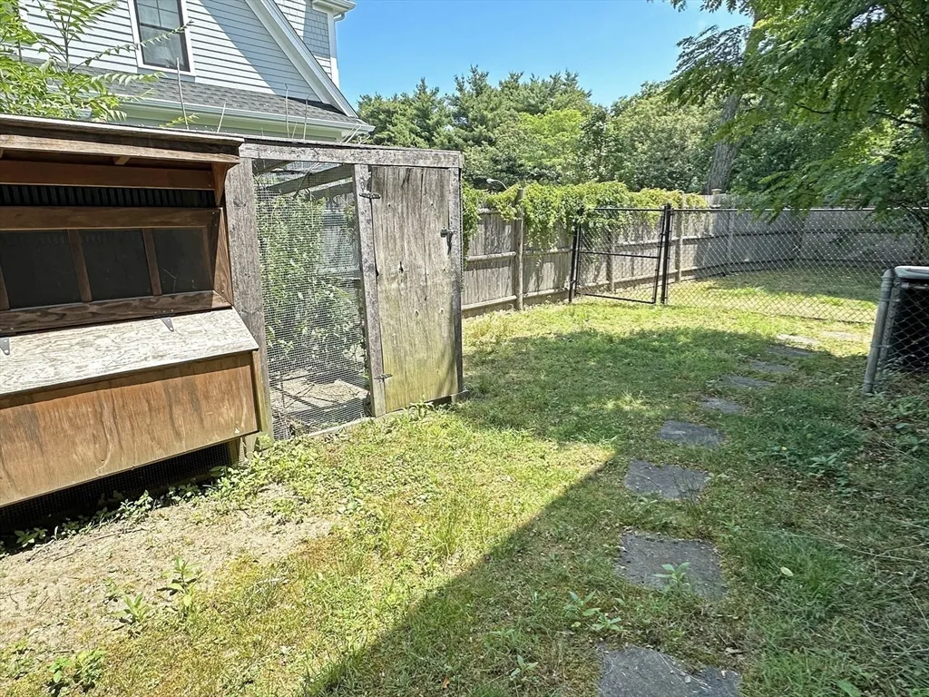4 bed, 3 bath apartment for rent at 6 Brownson Ter, Jamaica Plain — photo 36 of 38