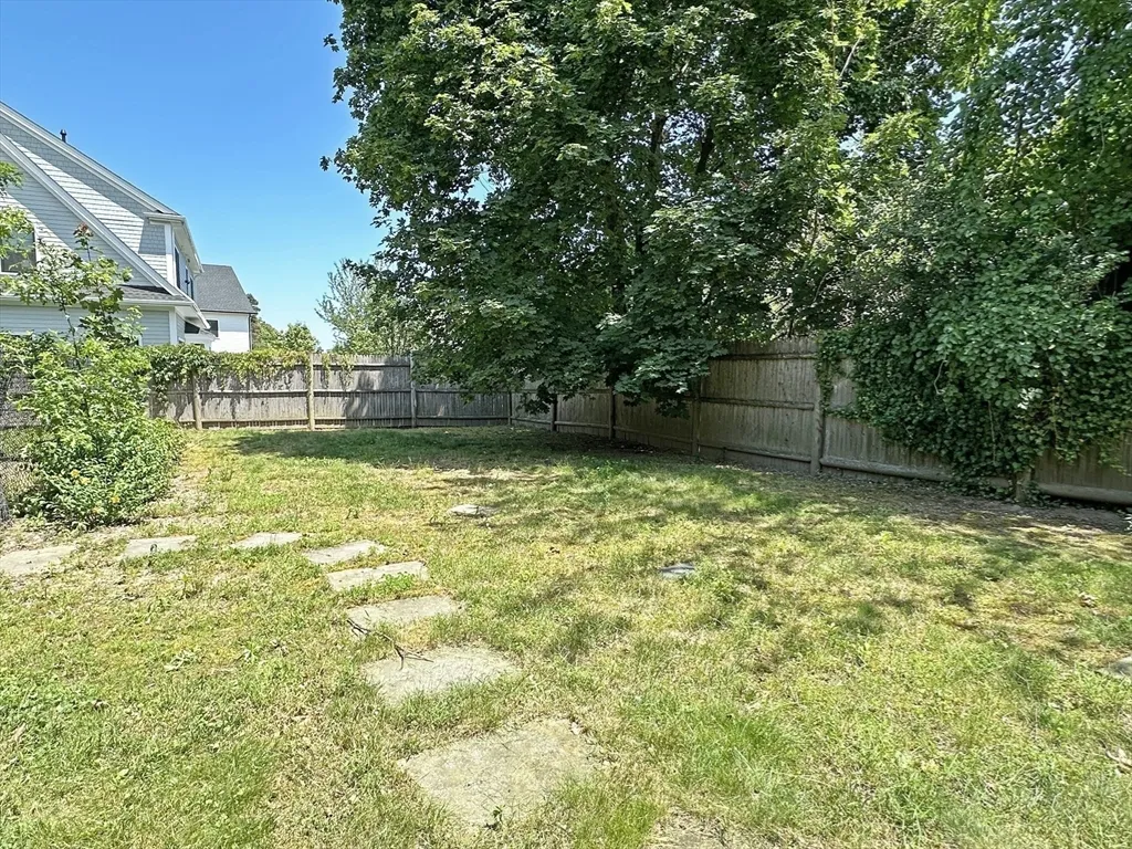 4 bed, 3 bath apartment for rent at 6 Brownson Ter, Jamaica Plain — photo 35 of 38