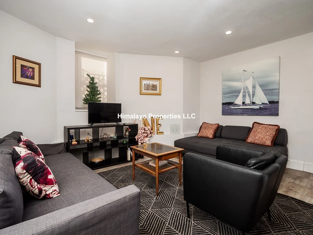 6 bed, 3.5 bath apartment for rent at 6 Buckley Ave Unit 1, Jamaica Plain — photo 3 of 15