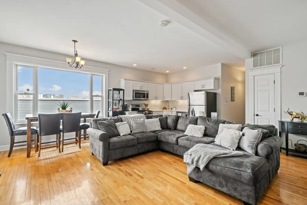 2 bed, 2 bath apartment for rent at 6 Burnham Pl Unit 2, South Boston — photo 4 of 24