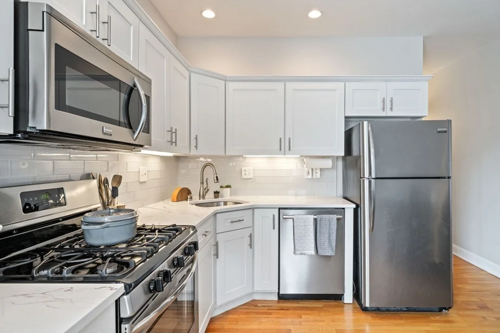 2 bed, 2 bath apartment for rent at 6 Burnham Pl Unit 2, South Boston